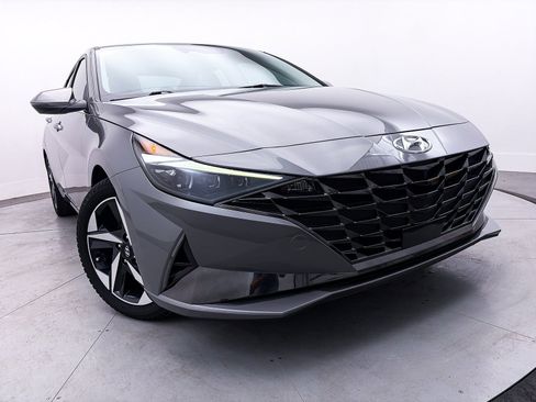 Used 2022 Hyundai Elantra Limited image 9
