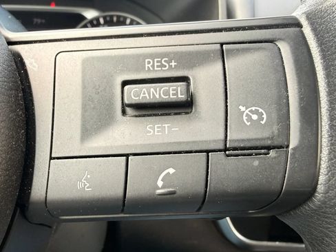 Used 2024 Nissan Rogue S AWD/4WD image 18
