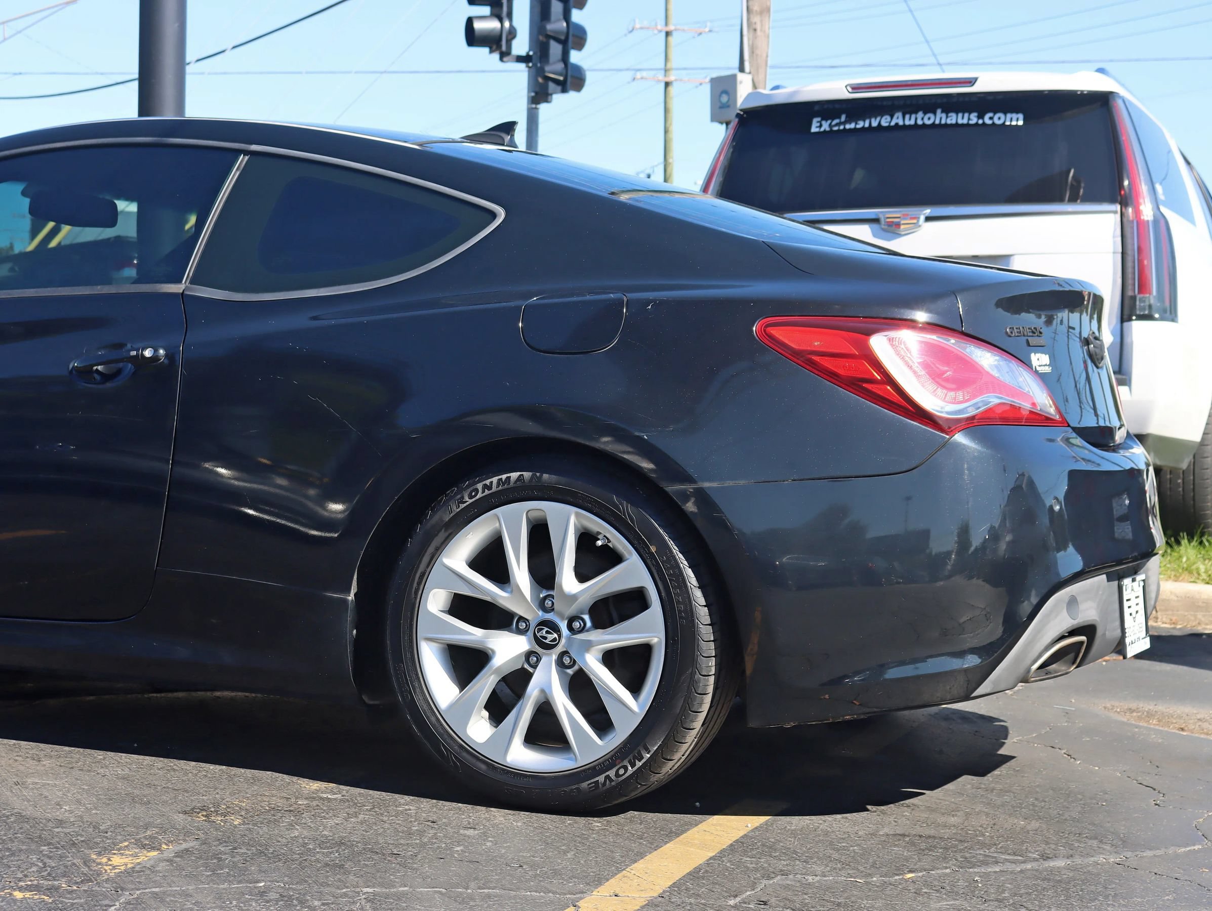 Used 2014 Hyundai Genesis 3.8 RWD image 11