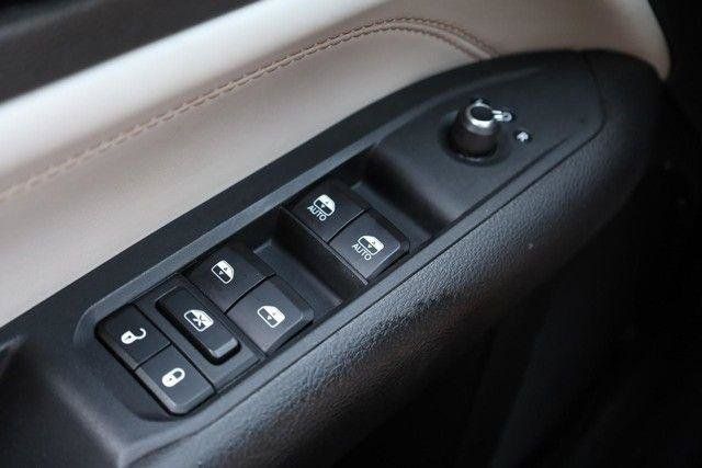 Used 2025 Jeep Compass Limited AWD/4WD image 17