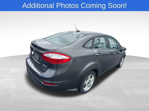 Used 2018 Ford Fiesta SE FWD image 5