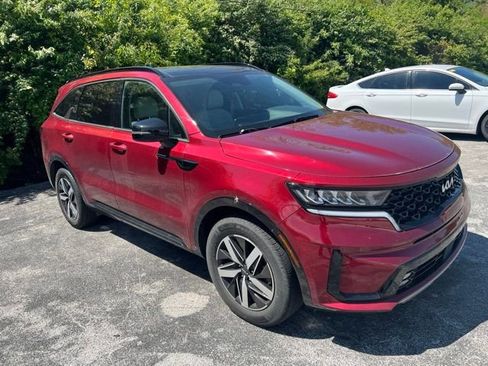 Used 2022 Kia Sorento EX w/ Panoramic Sunroof Package FWD image 7
