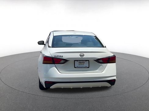 Used 2025 Nissan Altima 2.5 SV FWD image 12