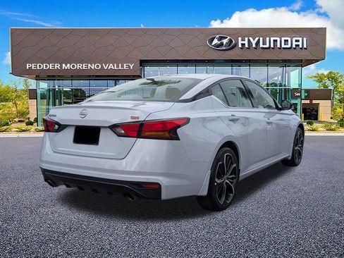 Used 2025 Nissan Altima 2.5 SR FWD image 3