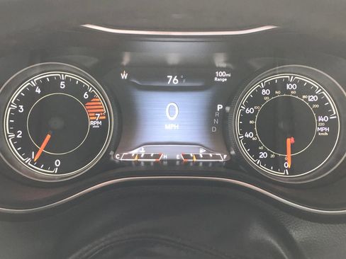 Used 2020 Jeep Cherokee Limited FWD image 33