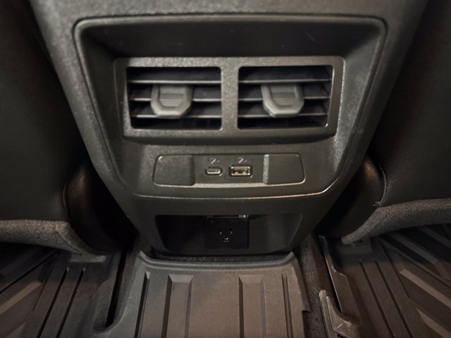 Used 2025 GMC Canyon AT4 AWD/4WD image 13