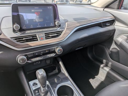 Used 2024 Nissan Altima 2.5 SV FWD image 22