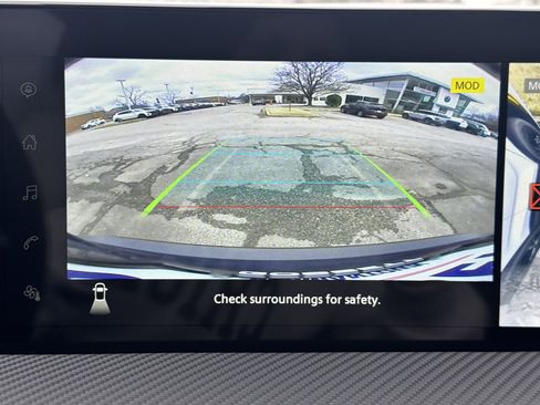 Used 2025 Nissan Kicks SR image 12