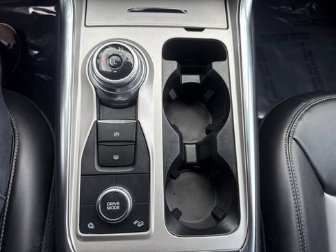 Used 2023 Ford Explorer XLT w/ Equipment Group 202A image 17