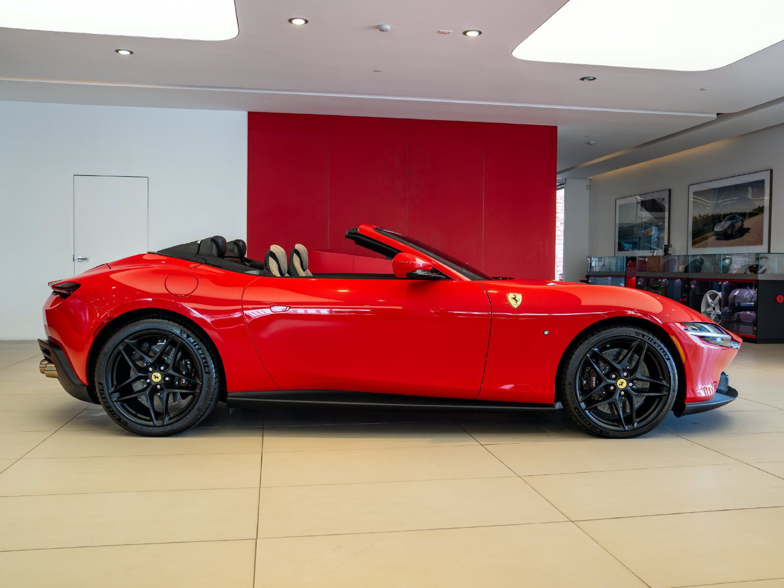 Certified 2026 Ferrari Roma Spider RWD image 7
