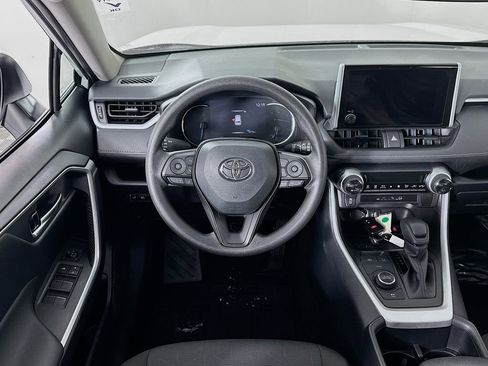 Certified 2025 Toyota RAV4 XLE image 18