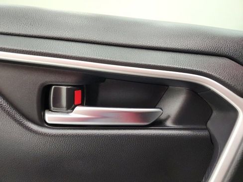 Certified 2023 Toyota RAV4 SE image 35