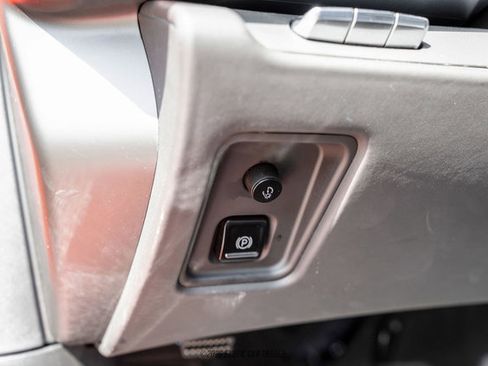 Used 2024 Chevrolet Corvette Stingray Premium Cpe w/ Z51 Performance Package RWD image 55