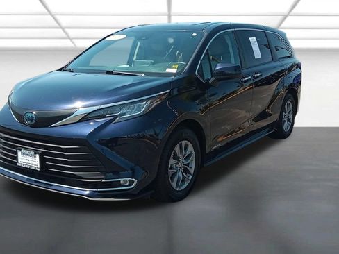 Used 2021 Toyota Sienna XLE AWD/4WD image 7