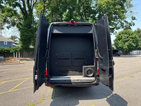 Used 2021 Mercedes-Benz Sprinter 3500 image 31