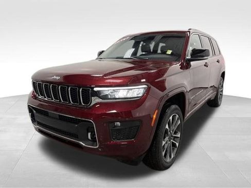 New 2025 Jeep Grand Cherokee L Overland w/ Luxury Tech Group IV image 2