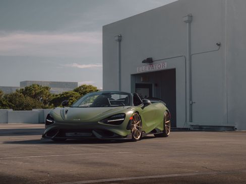 Used 2022 McLaren 765LT RWD image 5