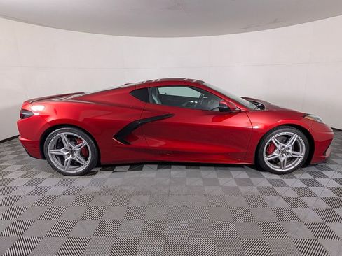 Used 2022 Chevrolet Corvette Stingray Preferred Cpe w/ Z51 Performance Package RWD image 8