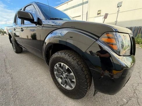 Used 2018 Nissan Frontier PRO-4X AWD/4WD image 28