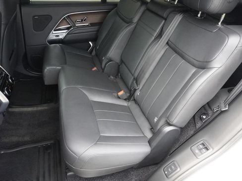 Used 2025 Land Rover Range Rover Long Wheelbase SE AWD/4WD image 30