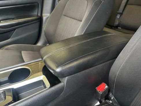 Used 2024 Nissan Altima 2.5 SV FWD image 31