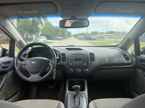 Used 2014 Kia Forte LX w/ Popular Package FWD image 11