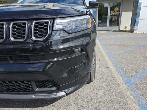 New 2025 Jeep Compass Limited w/ High Altitude Package image 9