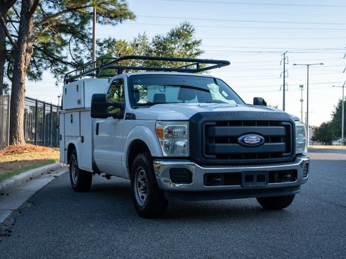 Used 2015 Ford F250 XL w/ XL Value Package RWD image 3