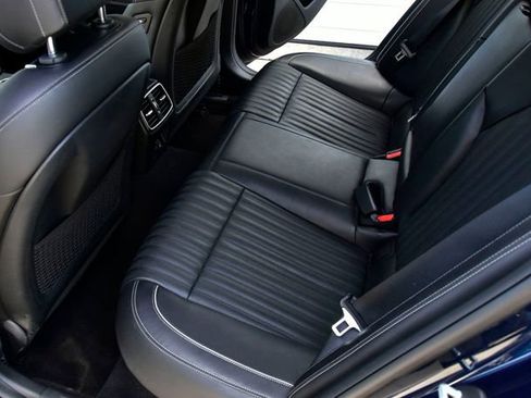 Used 2022 Genesis G70 3.3T RWD image 13