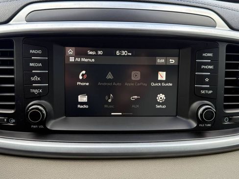 Used 2019 Kia Sorento FWD image 44