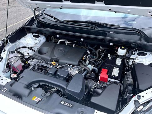 Used 2025 Toyota RAV4 XLE AWD/4WD image 35