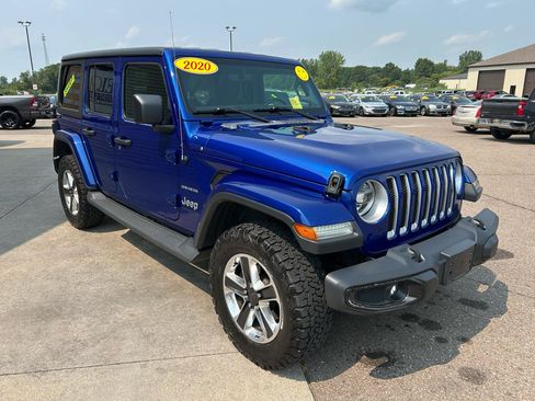 Used 2020 Jeep Wrangler Unlimited Sahara w/ Uconnect 4C Nav & Sound Group AWD/4WD image 3