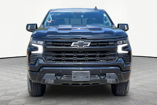 Used 2025 Chevrolet Silverado 1500 LT Trail Boss w/ LT Trail Boss Premium Package AWD/4WD image 2