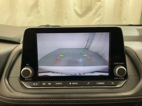 Used 2025 Nissan Rogue SV FWD image 18