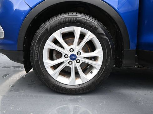 Used 2017 Ford Escape SE w/ Equipment Group 201A FWD image 26