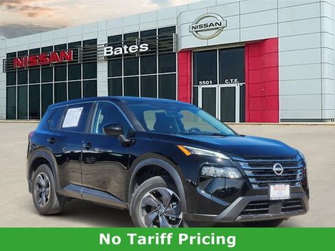 Certified 2025 Nissan Rogue SV image 1