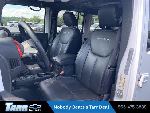 Used 2018 Jeep Wrangler Unlimited Rubicon w/ Connectivity Group AWD/4WD image 12