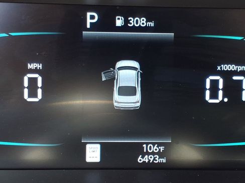 Certified 2025 Hyundai Elantra Sport FWD image 19