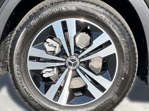 New 2025 Mercedes-Benz GLB 250 image 11