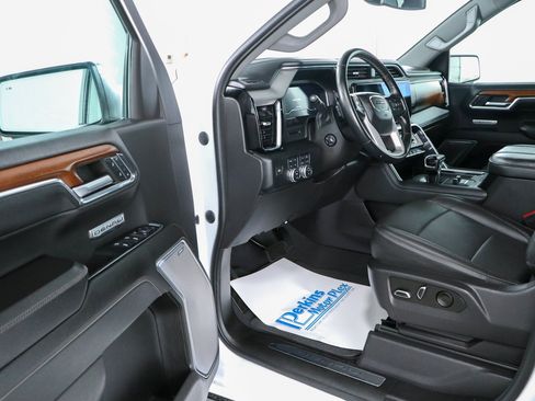 Used 2023 GMC Sierra 1500 Denali AWD/4WD image 3
