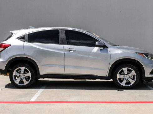 Used 2021 Honda HR-V LX image 5