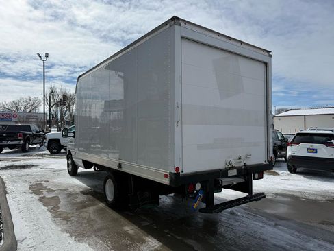 Used 2022 Ford E-350 and Econoline 350 Super Duty w/ Power Windows & Locks Group image 4