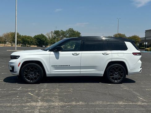 Used 2023 Jeep Grand Cherokee L Summit AWD/4WD image 7