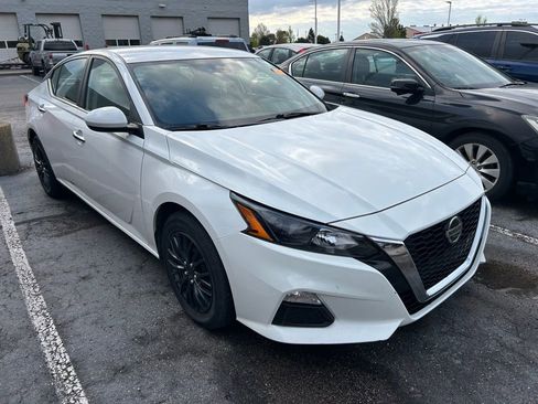 Used 2022 Nissan Altima 2.5 S image 1