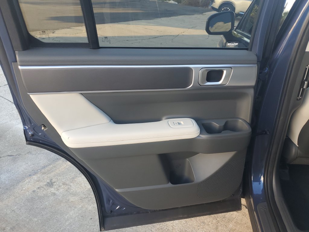 Used 2025 Hyundai Santa Fe SEL FWD image 16