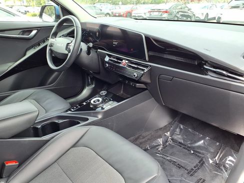 Certified 2023 Kia Niro Wind FWD image 15