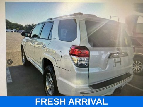 Used 2013 Toyota 4Runner SR5 w/ Premium Pkg AWD/4WD image 4