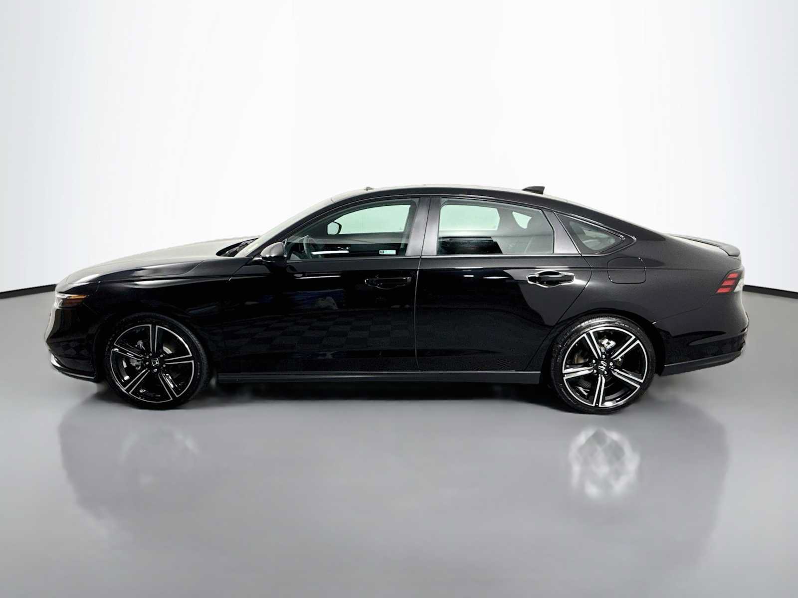 Used 2026 Honda Accord Sport image 4