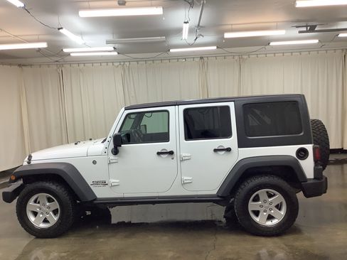 Used 2018 Jeep Wrangler Unlimited Sport S image 9