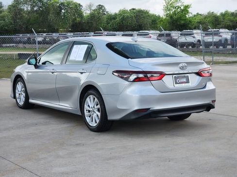 Used 2023 Toyota Camry LE FWD image 5